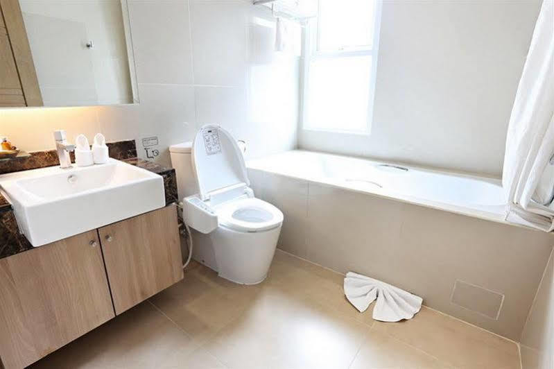 V Residence Serviced Apartment Bangkok Luaran gambar