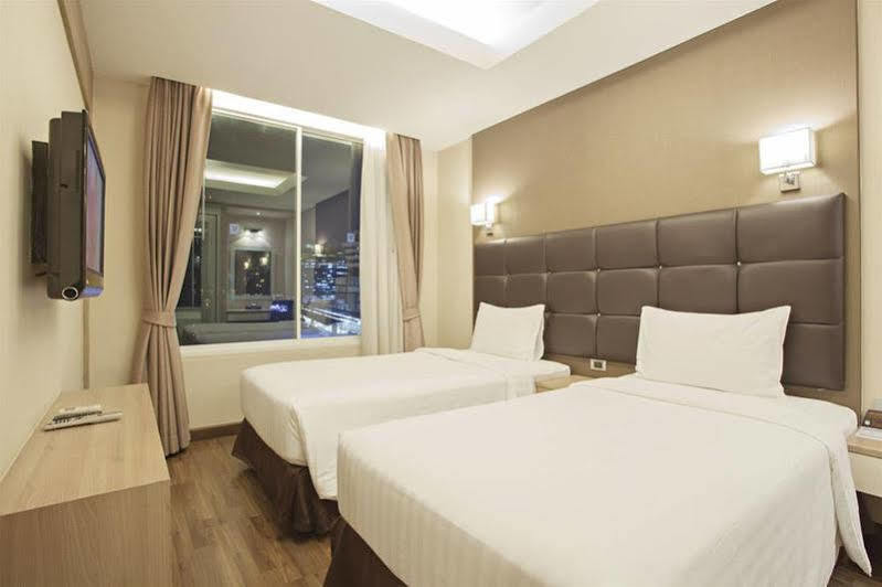 V Residence Serviced Apartment Bangkok Luaran gambar