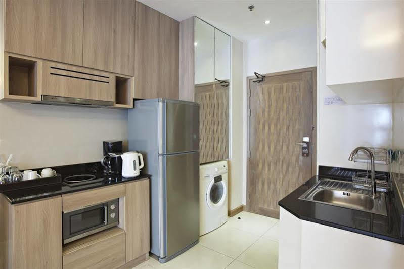 V Residence Serviced Apartment Bangkok Luaran gambar