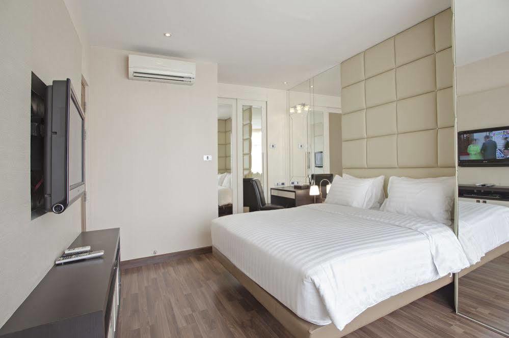 V Residence Serviced Apartment Bangkok Luaran gambar